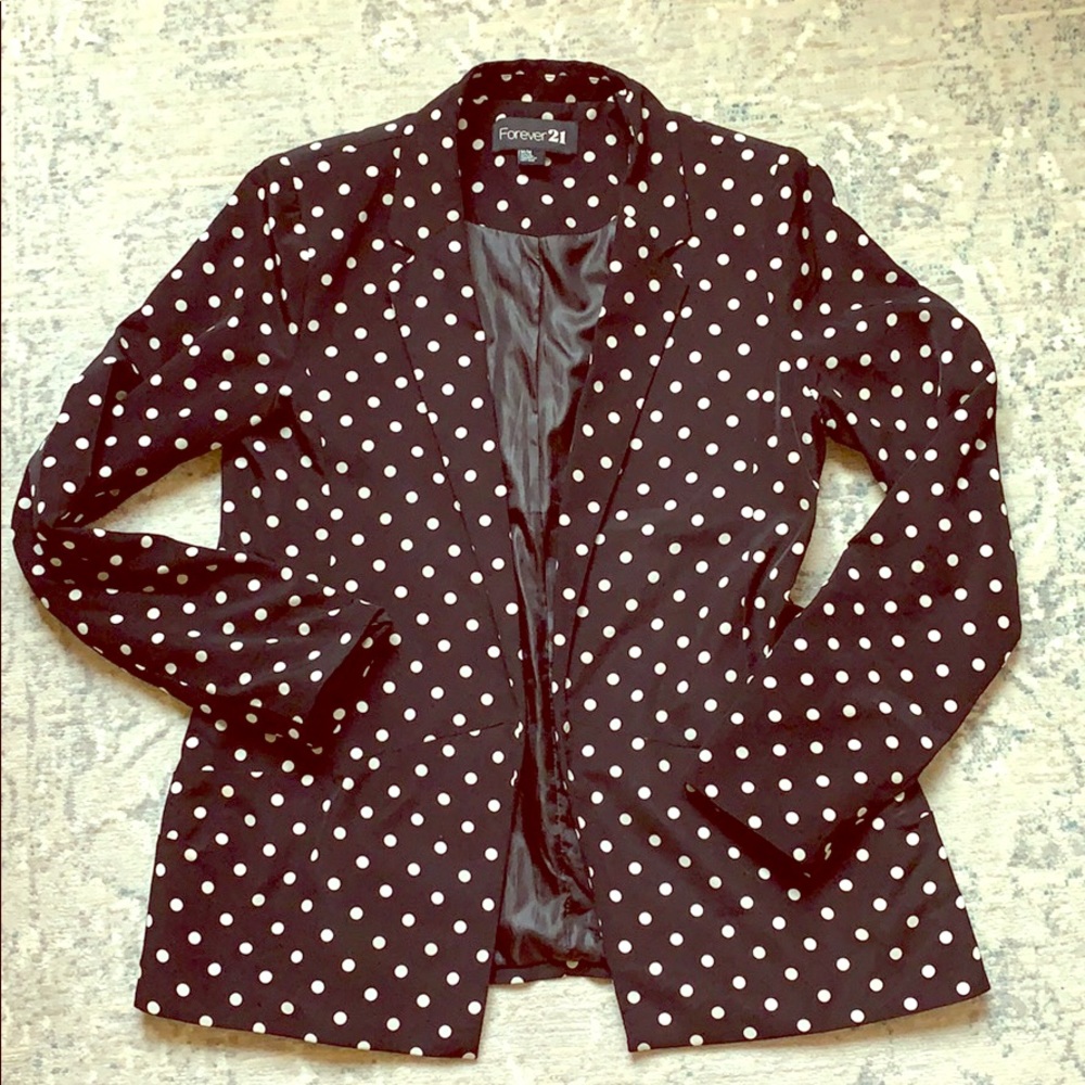 Black⚪️⚫️polka dotted blazer⚫️⚪️